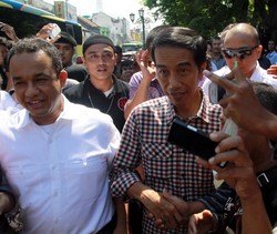 Kesetiaan Anies Baswedan Dampingi Jokowi Blusukan di Yogyakarta