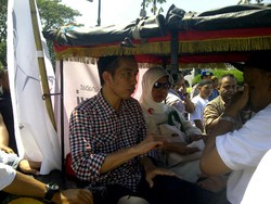 Usai Blusukan ke Pasar, Jokowi Naik Andong ke Kediaman Sultan HB