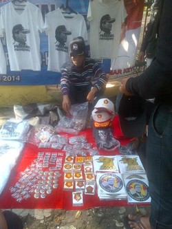 Penjual Aksesoris Prabowo-Hatta di Rumah Polonia Panen Rupiah