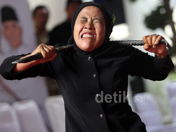Aksi Debus Pendukung Prabowo-Hatta