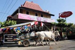 Boediono: Indonesia Punya Potensi Besar di Pariwisata Syariah