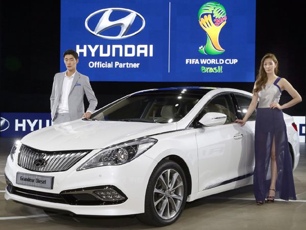 Dua Sedan Mewah Hyundai