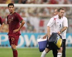 Kartu Merah Rooney dan Kedipan Mata Ronaldo