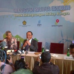 Kampanye Hemat Energi, Jero Wacik Nonton Bareng Pelajar di Epicentrum