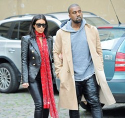 Bulan Madu di Praha, Kim Kardashian Lebih Pilih Shopping