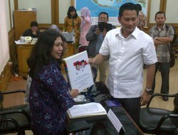 Tim Prabowo-Hatta Laporan Penerimaan Dana Kampanye Rp 10 M ke KPU