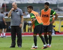 Scolari Dinilai Sudah Sukses Bikin Brasil Kian Kompak