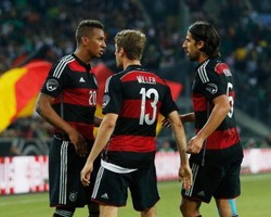 Khedira Sebut Lini Belakang Jerman Masih Butuh Perbaikan