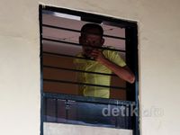 Mengintip Penampungan Orang Gila di Surabaya
