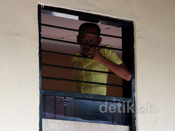 Mengintip Penampungan Orang Gila di Surabaya