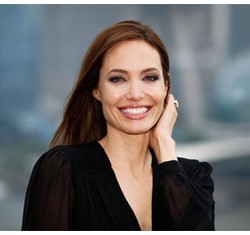 Foto: Promo Maleficent di Shanghai, Jolie Kembali Pakai Sepatu Bertanduk