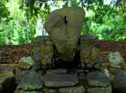 Mitos Batikam di Sumbar, Batu yang Ditikam Keris