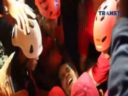 Evakuasi Korban Ruko Ambruk di Samarinda Berlangsung Dramatis