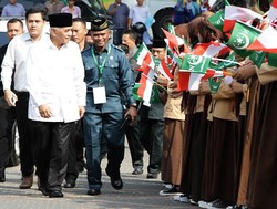 Tepuk Tangan dan Pekik Takbir Pecah Tiap Nama Hatta Disebut di Halaqoh NW