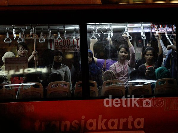 Bus TransJ Beroperasi 24 Jam