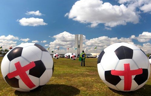 Mestikah Pesta Terus Berlangsung?