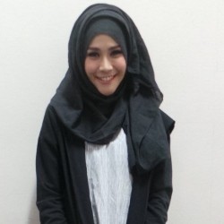 Zaskia Adya Mecca Jadi Host Berita Islami Masa Kini