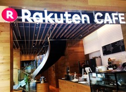 Wuzz!! Internetan di Rakuten Cafe Tembus 1 Gbps