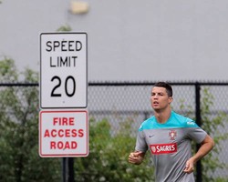 Ronaldo Tak Risaukan Cederanya dan Yakin Akan Pulih