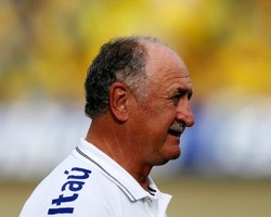 Piala Dunia Makin Dekat, Scolari Tuntut Brasil Tingkatkan Performa