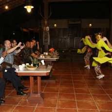 Bupati Anas Ajak Perwakilan Militer dan Kedubes Nikmati Kopi Using