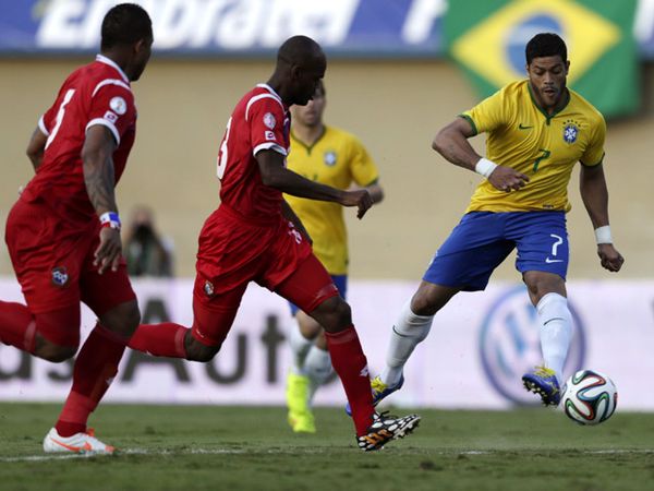 Brasil Hajar Panama 4-0