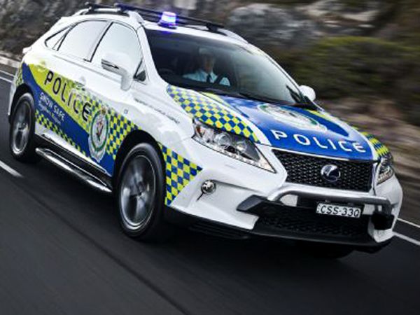 Mobil Polisi Lexus Hybrid