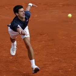 Djokovic Lolos ke Empat Besar