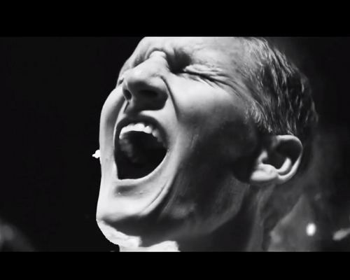 Ketika Schweinsteiger Distempel Besi Panas