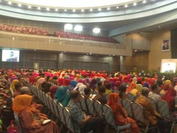 Ibu Ani Imbau Para Pengrajin: Pilih Pemimpin Amanah