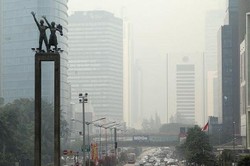 Ini Penampakan Bundaran HI dan Sudirman yang Diselimuti Mendung