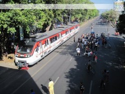 Ahok Minta PT Pembangunan Jaya untuk Belajar Bangun LRT di Jakarta