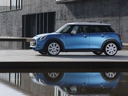 Pertama Kali dalam Sejarah, Mobil 5 Pintu MINI