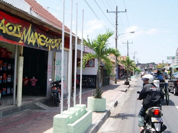 Lihat ke Depan Bro, Ada Andong!