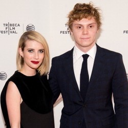 Duh! Evan Peters Pernah Jadi Korban Kekerasan Sang Kekasih