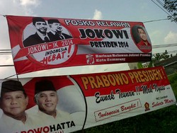 Spanduk dan Baliho Capres Cawapres Ramaikan Pantura Semarang