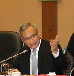 Aria Bima: Sikap Kikuk Jokowi Menggambarkan Kegalauan Batinnya