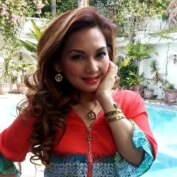 Nia Daniati Sudah Lupa Keromantisan Farhat Abbas
