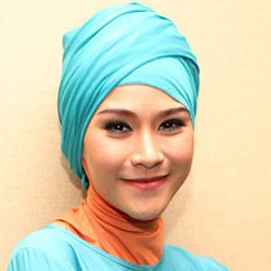 Jadi Host Berita Islami, Zaskia Adya Mecca Lebih Hati-hati