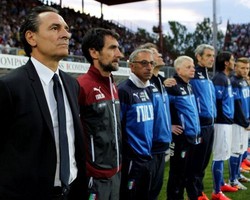 Italia di Bawah Prandelli: Melempem di Pertandingan Ujicoba, Oke di Laga Kompetitif