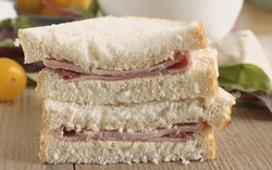 Benarkah Makan Tiga Lembar Roti Putih Tiap Hari Bikin Gemuk?