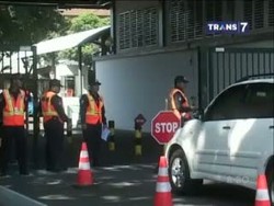 Kasus Belum Selesai, 20 Orang Guru JIS Dideportasi