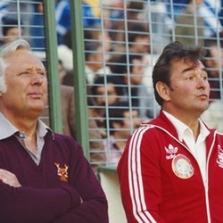 Tanpa Asisten, Para Pelatih ini Bukan Apa-Apa