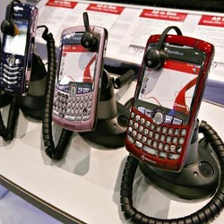 Bea Cukai: Ponsel Bergaransi Toko Dipastikan Barang Ilegal