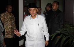 Berkeliling di Pasar Tambun, Hatta: Tong Hilap Nomor Satu!