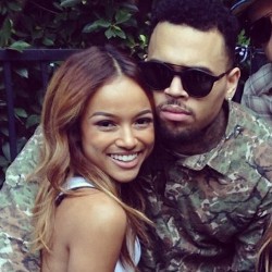 Rayakan Kebebasan, Chris Brown Gelar Pesta