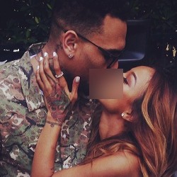 Keluar dari Penjara, Chris Brown dan Kekasih Pamer Foto Intim di Instagram