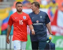 Meski Cedera, Oxlaide-Chamberlain Jaga Asa Tampil di Piala Dunia