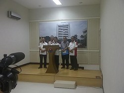 Gara-gara Komentar Soal Proyek MRT, Ahok Disomasi Roy Suryo