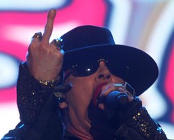 Axl Rose Mengaku Guns N Roses Punya 2 Album Untuk Dirilis